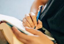 小6の12月に帰国。そのまま中学受験し、私立中学校に進学。現在中学3年生。帰国前は約5年半、現地校に在籍。女子。 LEO 注目画像